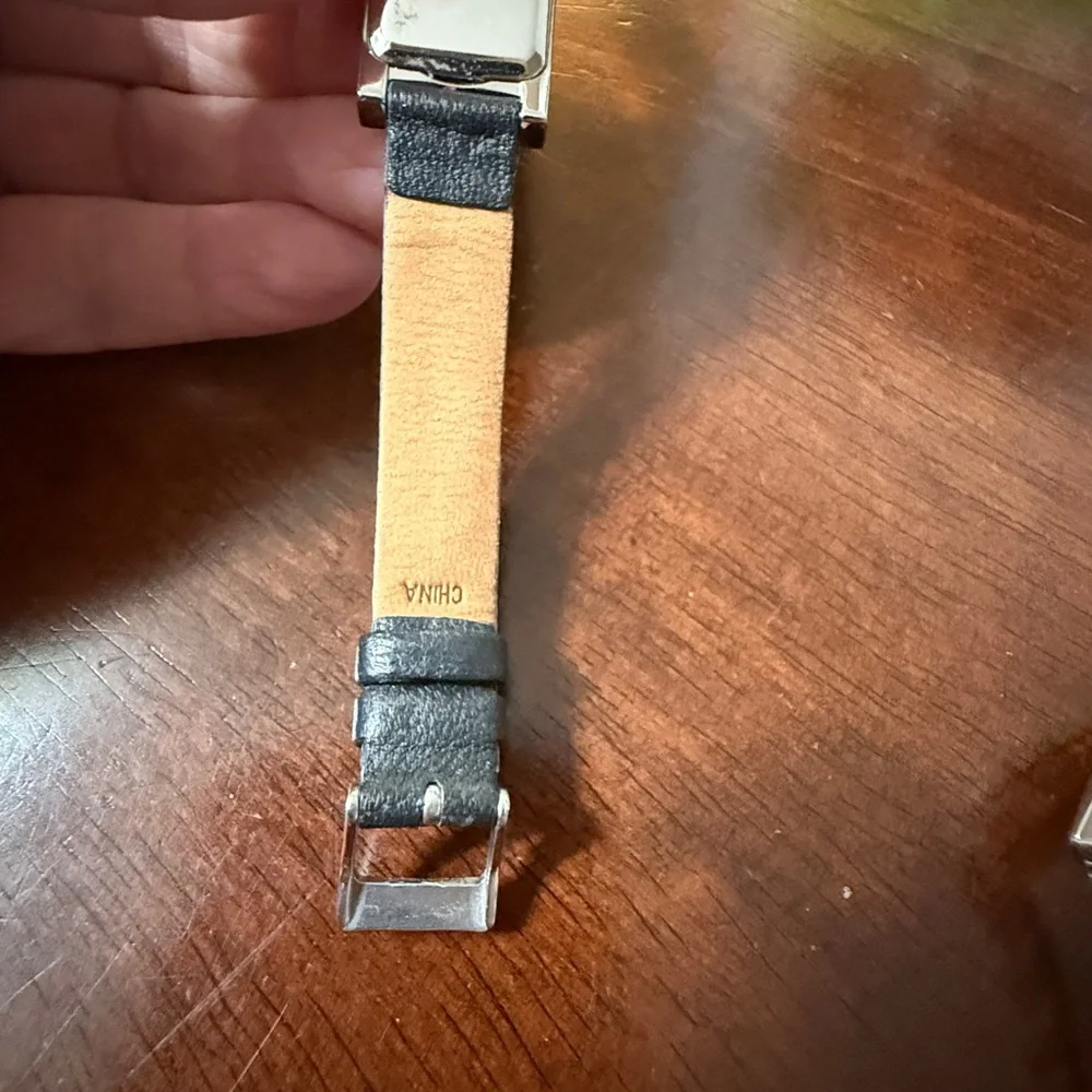 Guess Silver Dial Black Leather Strap Women's Watch with New Battery